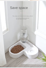Load image into Gallery viewer, Heart-Shaped Pet Corner Bowl