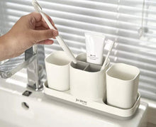 Laden Sie das Bild in den Galerie-Viewer, Minimalist Toothbrush Holder