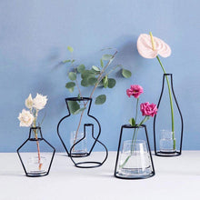 Load image into Gallery viewer, Geometric Metal Vase