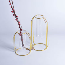 Load image into Gallery viewer, Minimalist Metal Vase Frame