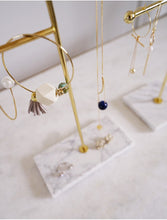 Laden Sie das Bild in den Galerie-Viewer, MessFree® Marbl Jewelry Display
