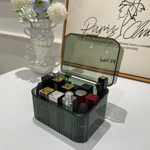 Laden Sie das Bild in den Galerie-Viewer, Dark green lipstick case with lipsticks