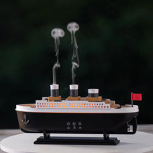 Laden Sie das Bild in den Galerie-Viewer, Ship-shaped essential oil diffuser for home and office
