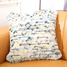 Laden Sie das Bild in den Galerie-Viewer, Ethnic Moroccan Hand-Woven Wool Pillow
