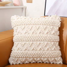 Laden Sie das Bild in den Galerie-Viewer, Ethnic Moroccan Hand-Woven Wool Pillow
