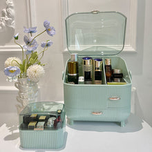 Laden Sie das Bild in den Galerie-Viewer, Light green makeup vanity box and lipstick case set

