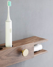Laden Sie das Bild in den Galerie-Viewer, Electric toothbrush in a walnut holder
